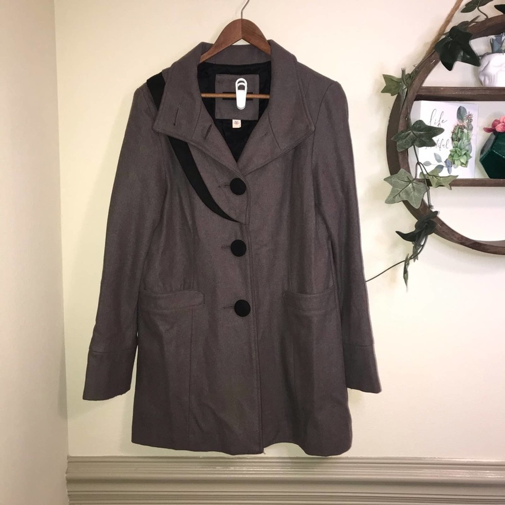 Lux coat grey and black size medium